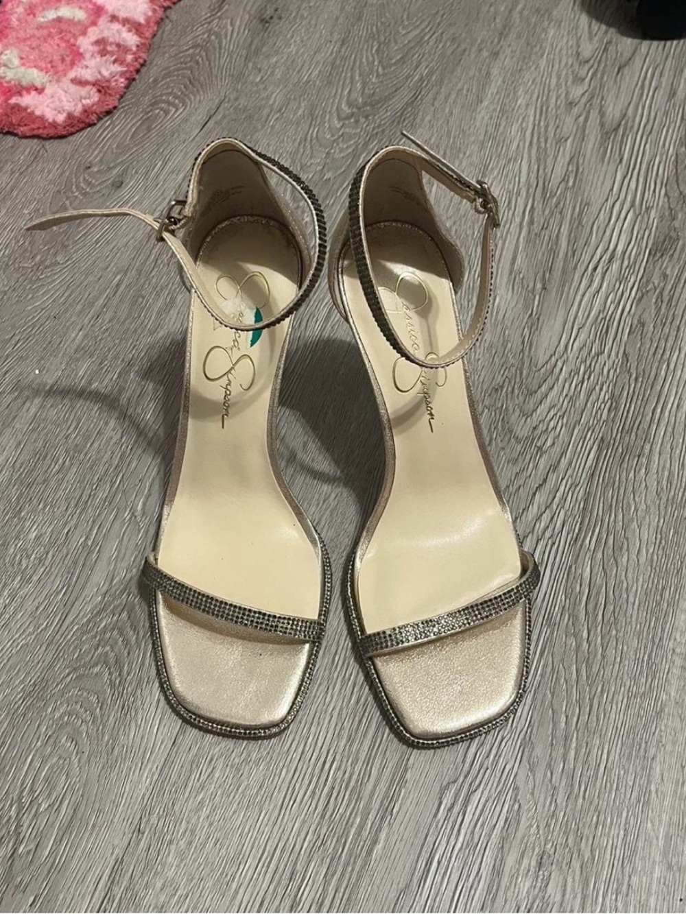 Jessica Simpson gold sparkly heels!